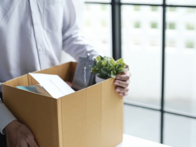 BC Court Reduces Wrongful Dismissal Damages After Employee Sues During Working Notice